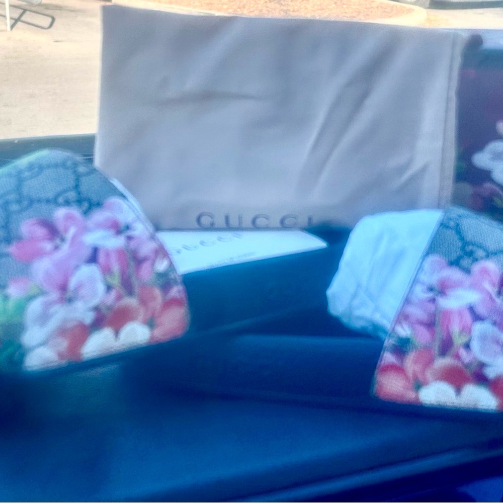 Gucci Floral Sandals - Pink and White